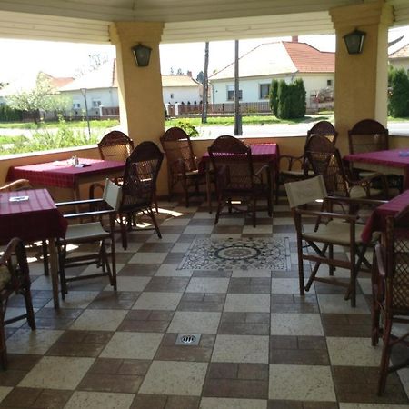 Fonix Fogado Hotel Lenti Ngoại thất bức ảnh